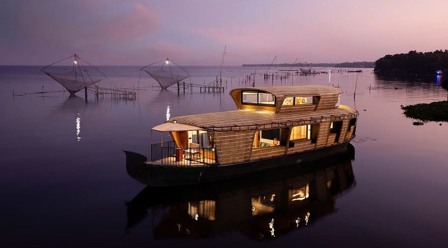4 Days Short Trip to Kerala with Alleppey Backwaters