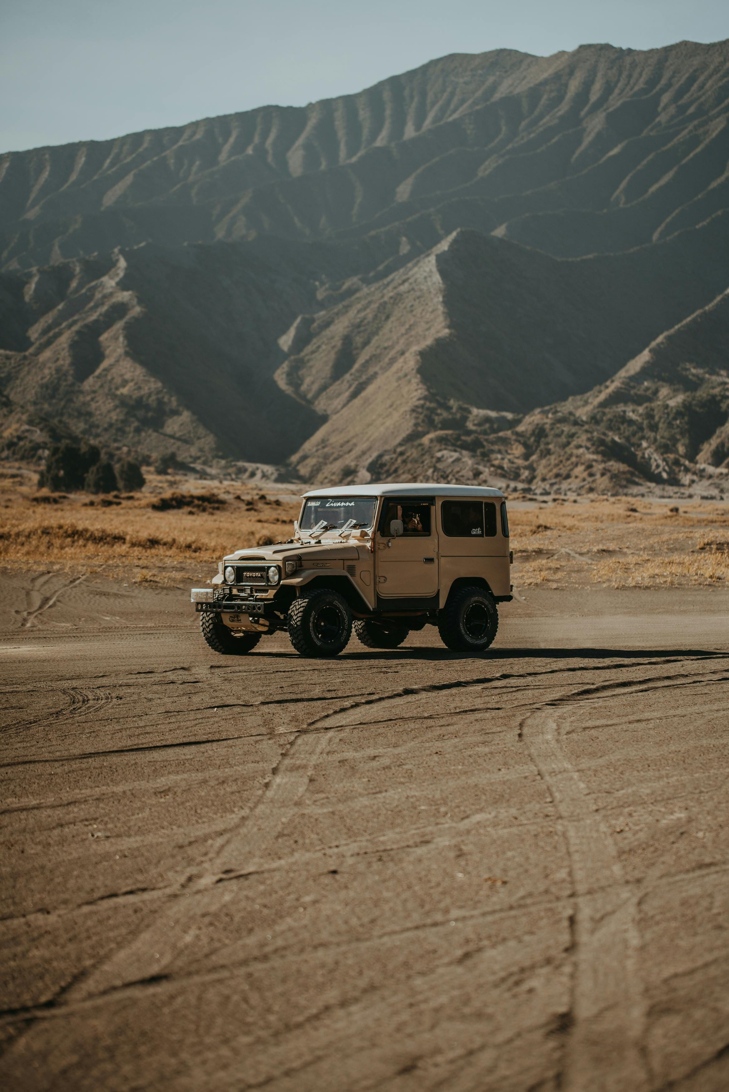 7 Days Thrilling Ladakh Tour with Umling La - SUV Edition