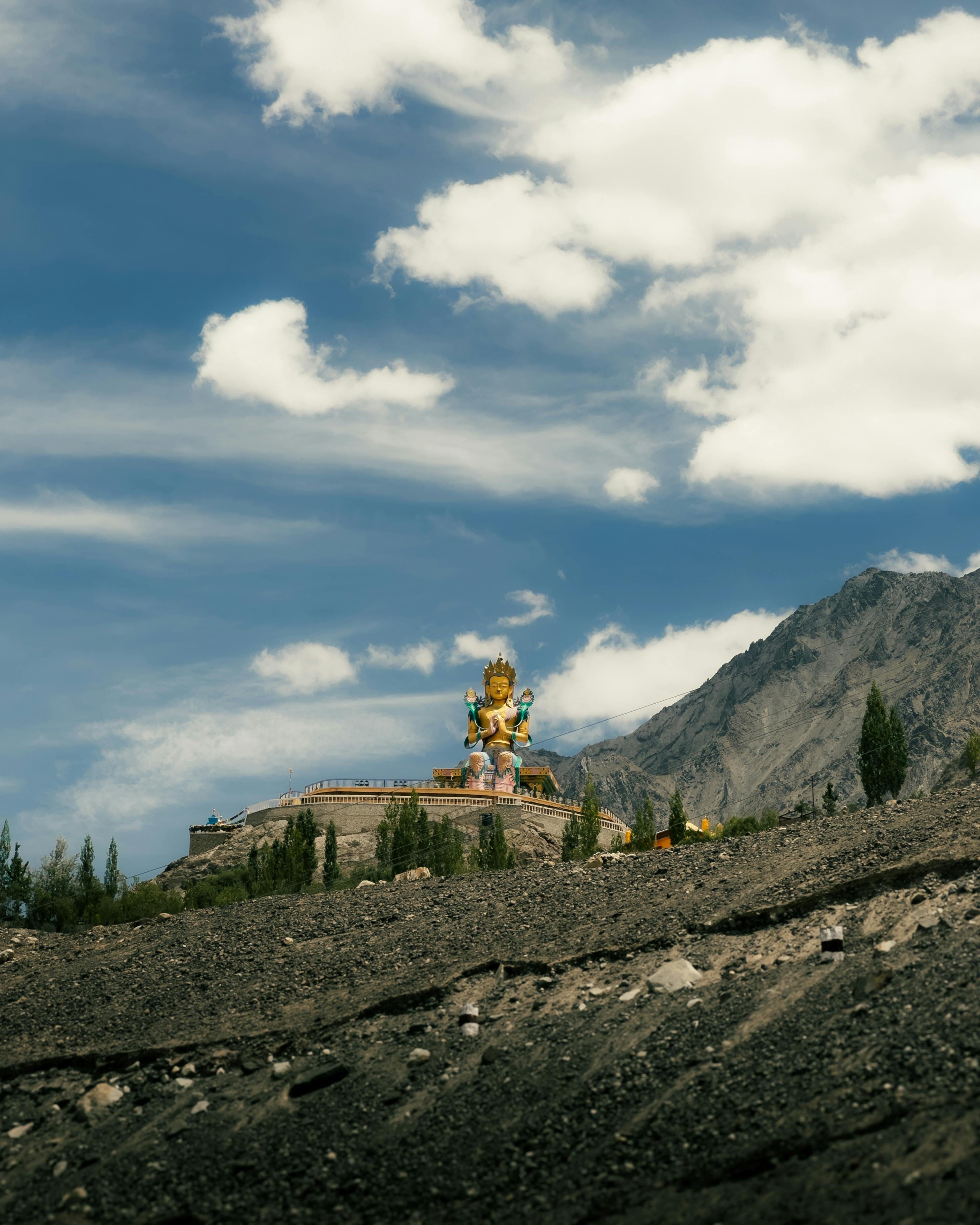7 Days Thrilling Ladakh Tour with Umling La - Classic Value Circuit